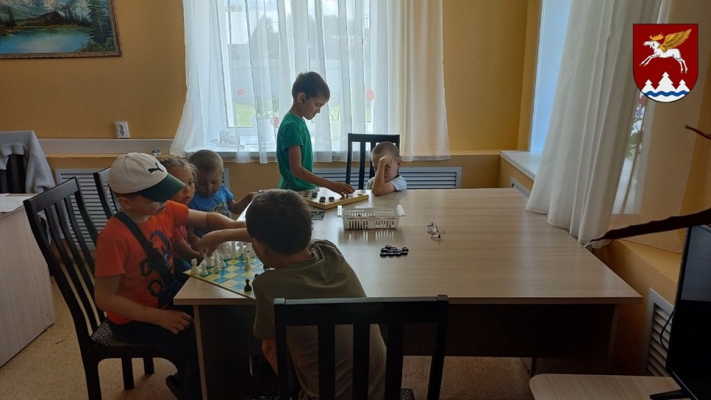 Игра в шахматы.jpg